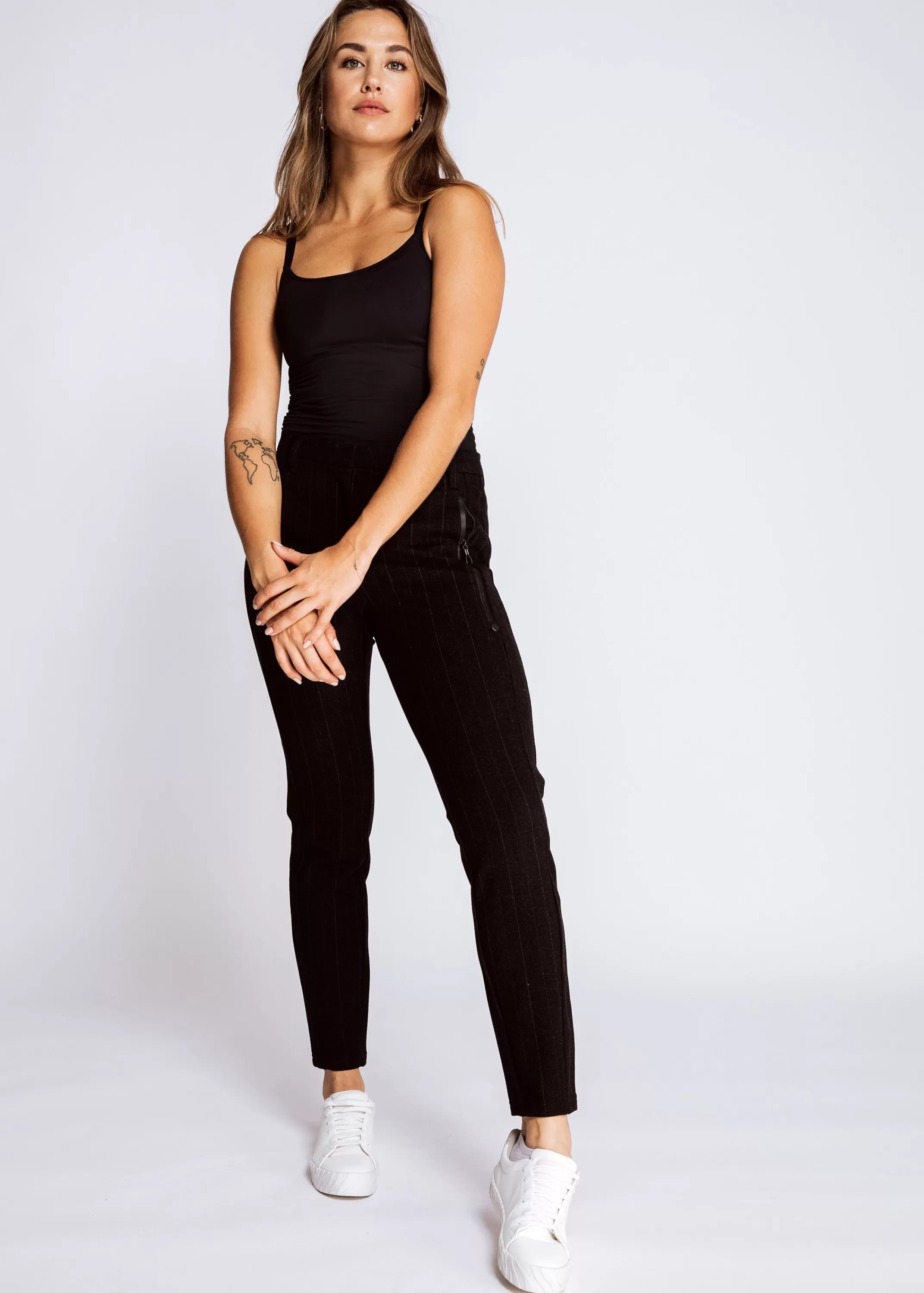 Zhrill Hosen<Damen Stoffhose Chiara In Black Mit Nadelstreifen